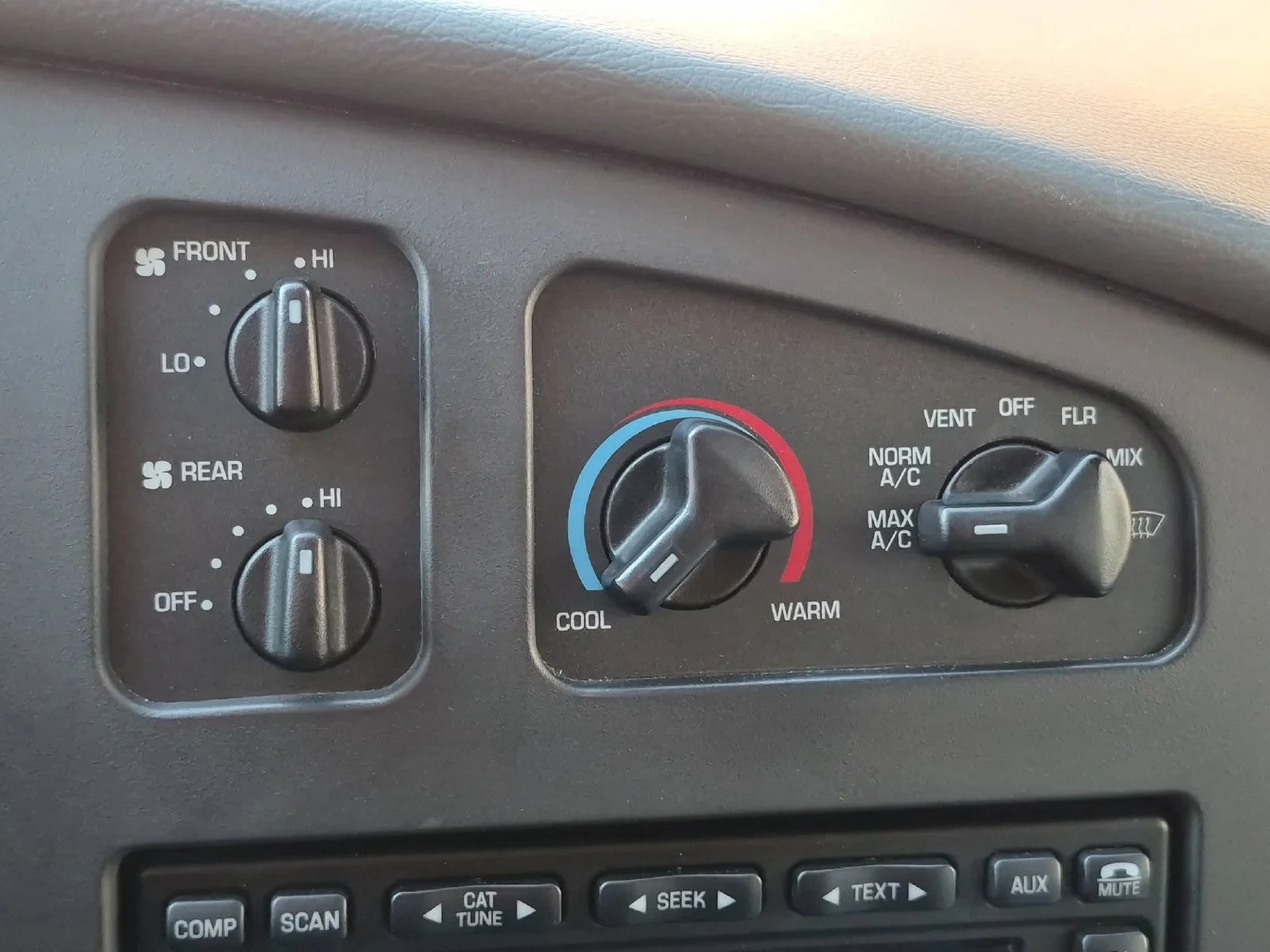 Used 2008 White Ford  image 18