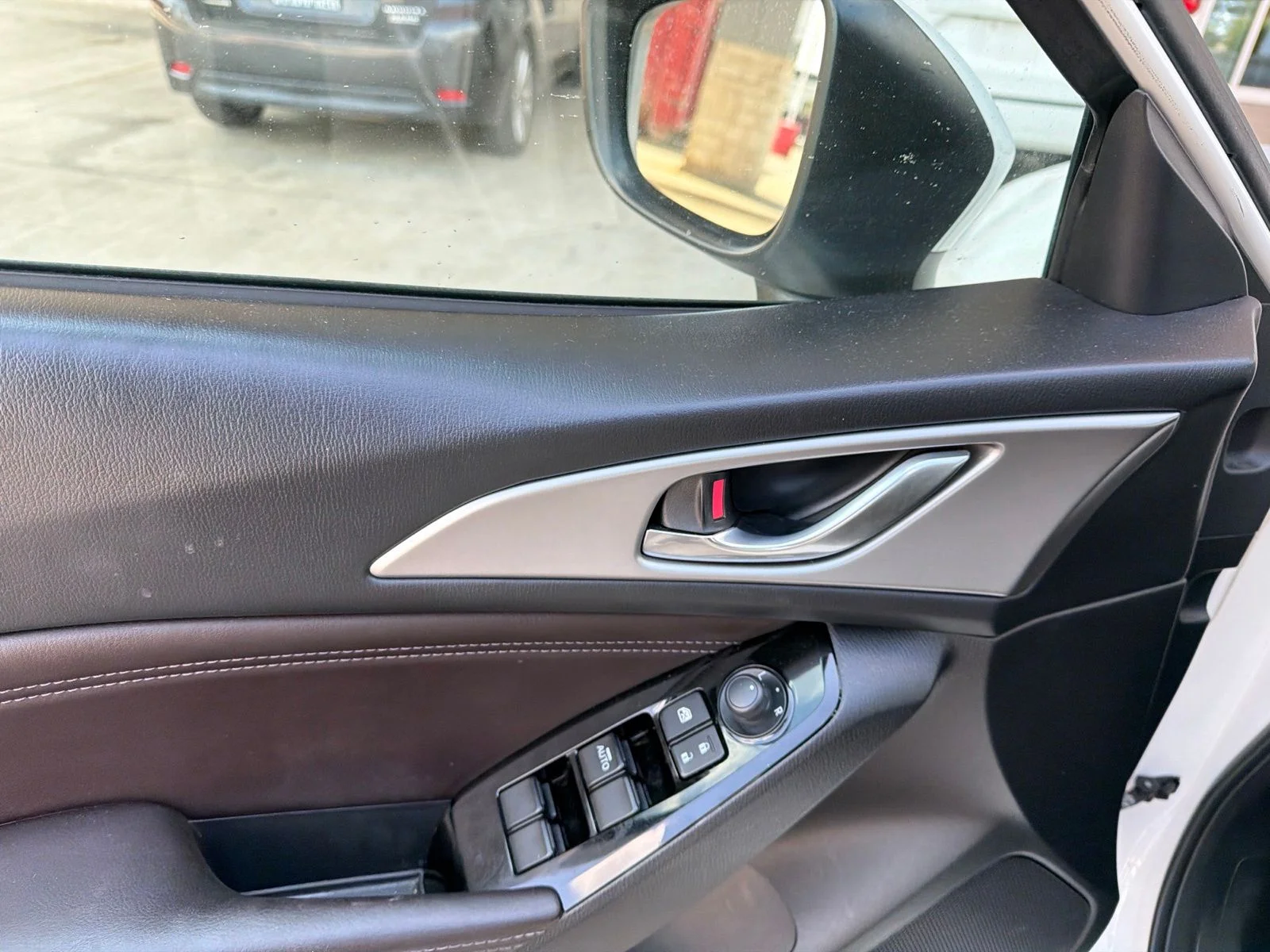 Used 2018 White Mazda Touring image 5
