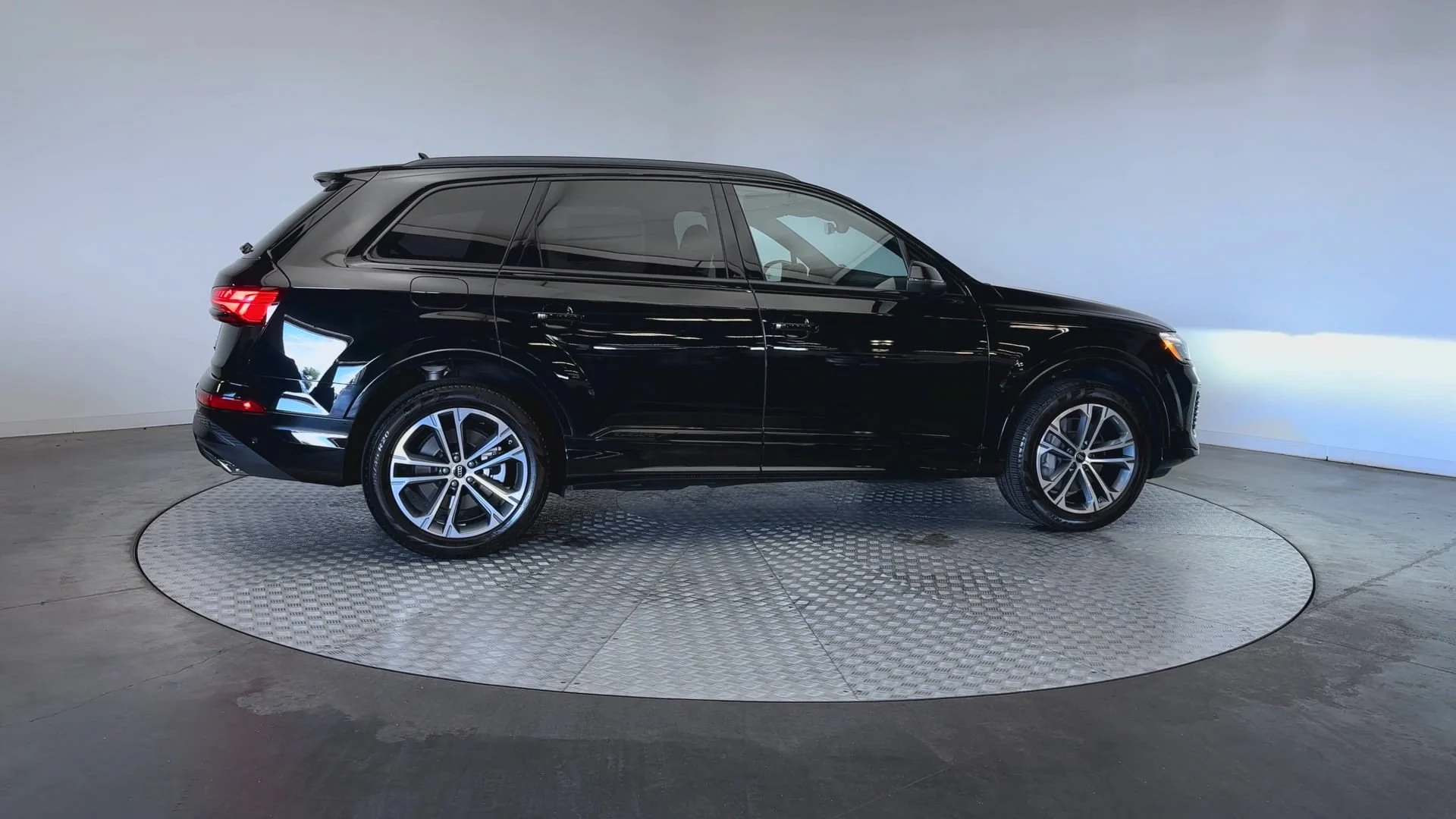 Used 2025 Mythos Black Metallic Audi Premium Plus image 9