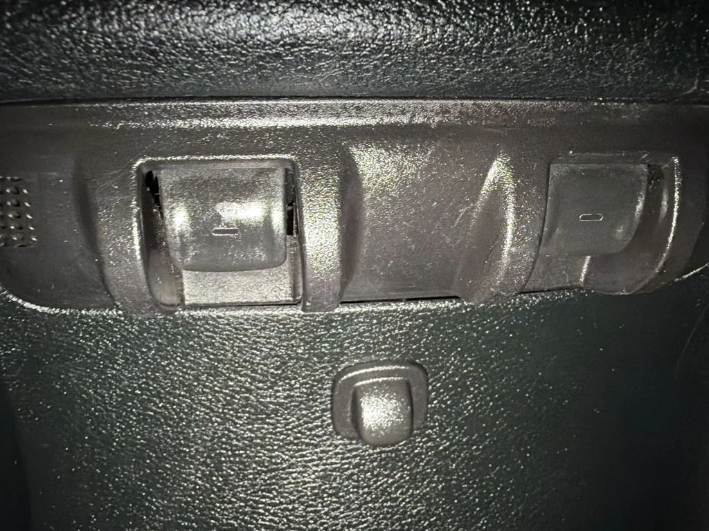 Used 2018 Bright White Clearcoat Jeep Freedom Edition image 35