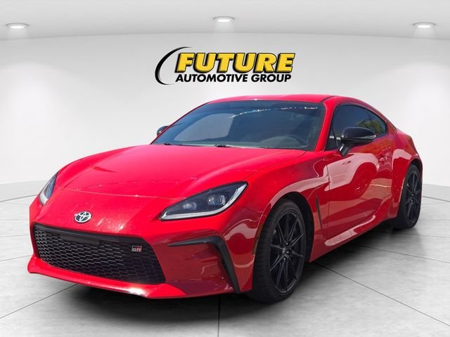 Used 2022  Toyota Premium image 3