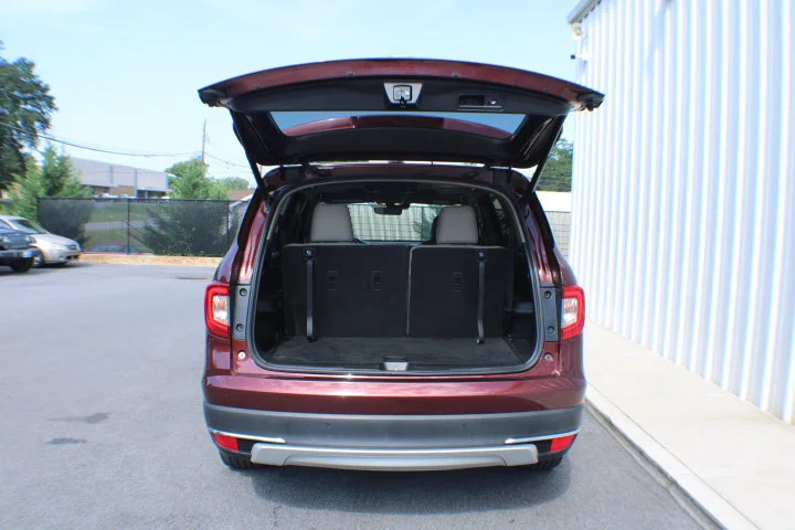 Used 2020 Red Honda AWD Touring 7 Passenger image 14