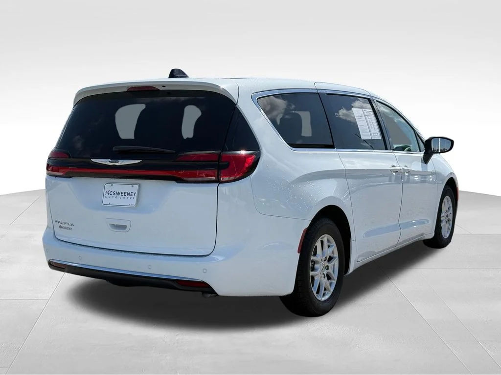 Used 2023 White Chrysler Touring L image 29