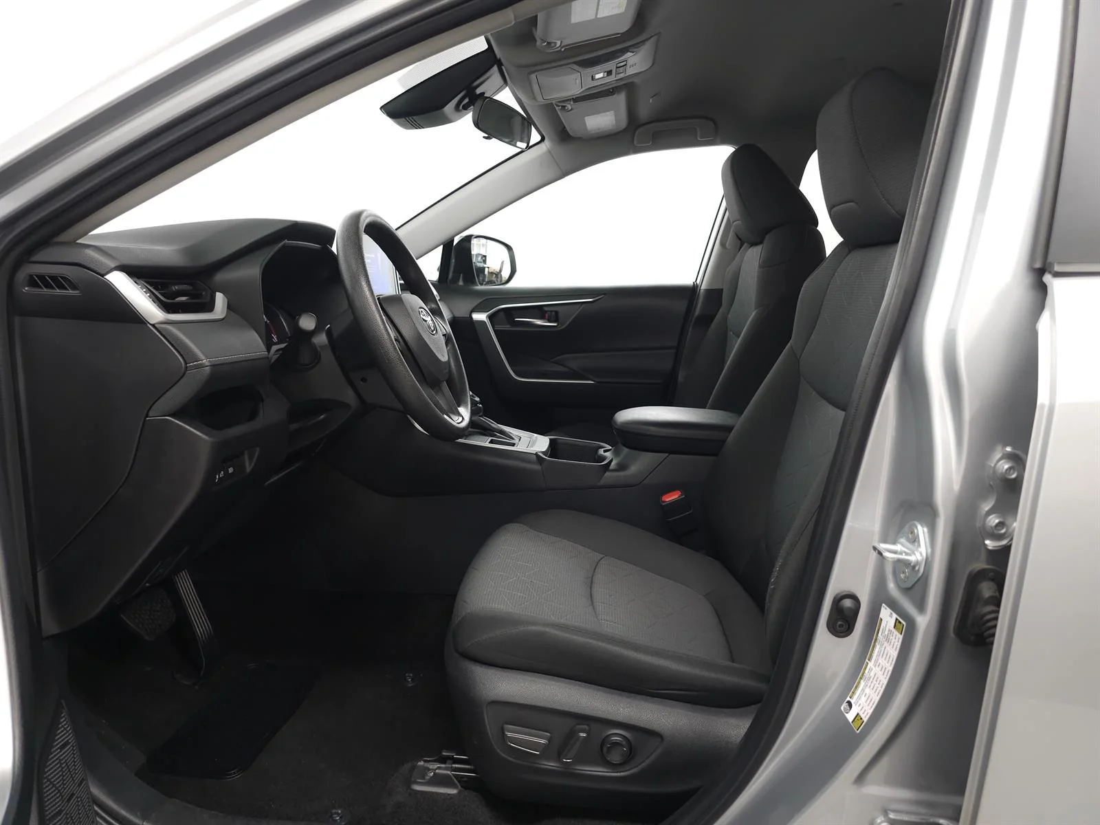 Certified Used 2025 Silver Toyota XLE image 4