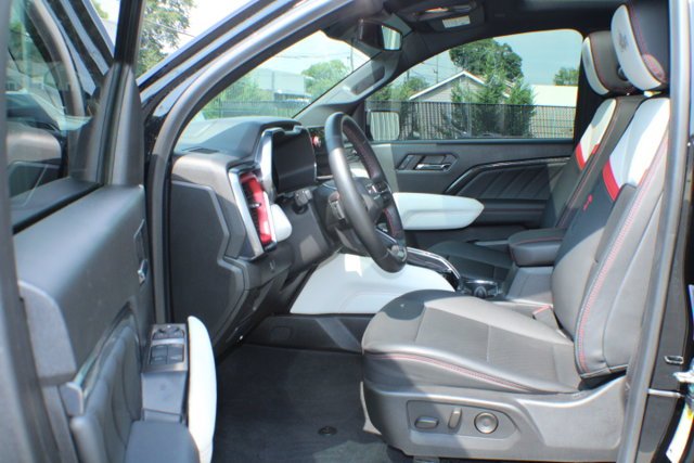 Used 2024 Onyx Black GMC 4WD AT4X image 13