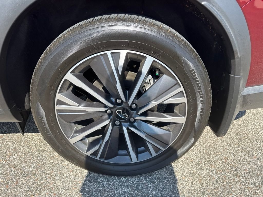 Used 2026 Red INFINITI LUXE image 6