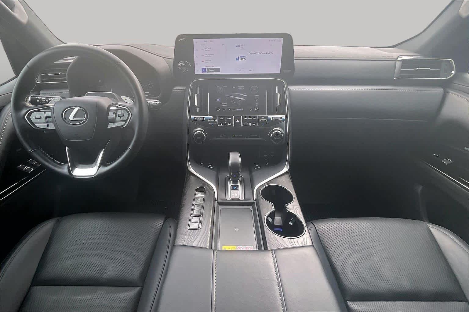 Certified Used 2025 Earth Lexus Overtrail image 14