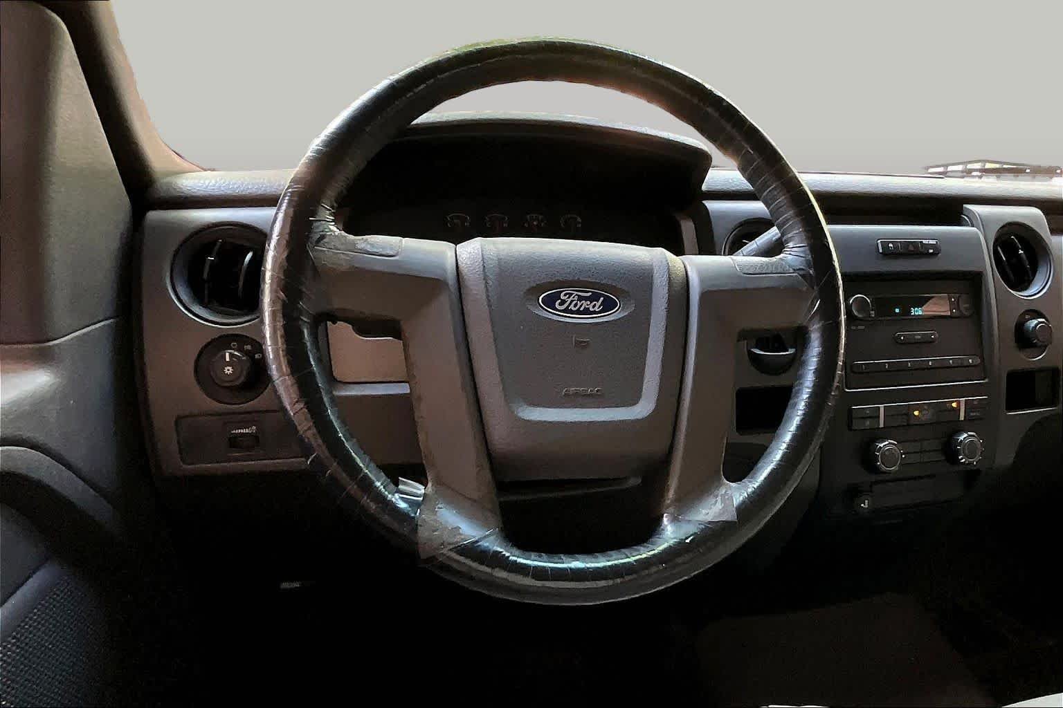 Used 2009 Oxford White Ford XL image 5