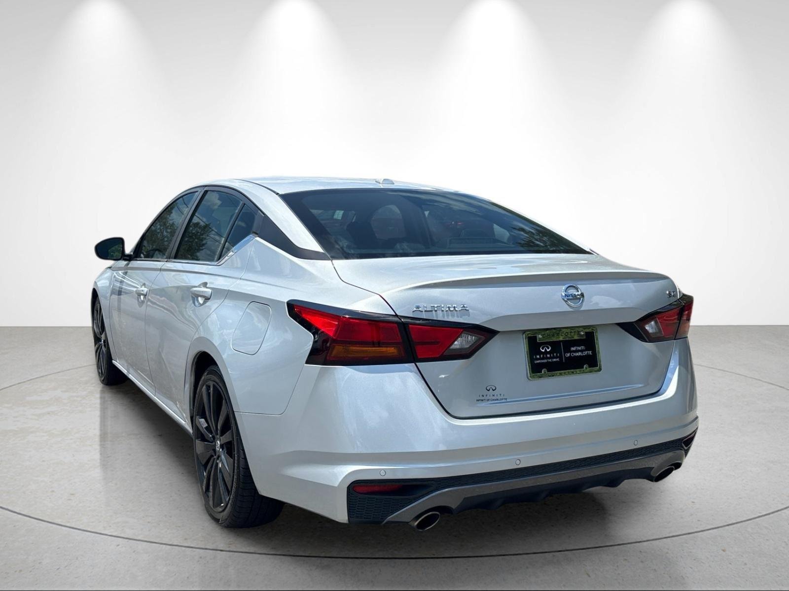 Used 2022 Brilliant Silver Metallic Nissan 2.5 SR image 3