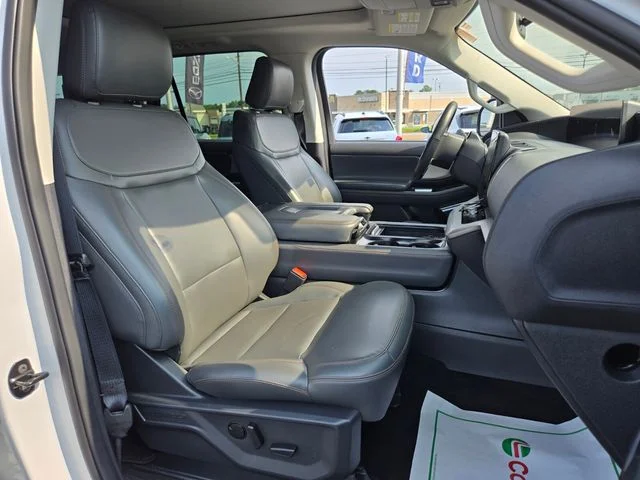 Used 2025 White Ford Active image 21