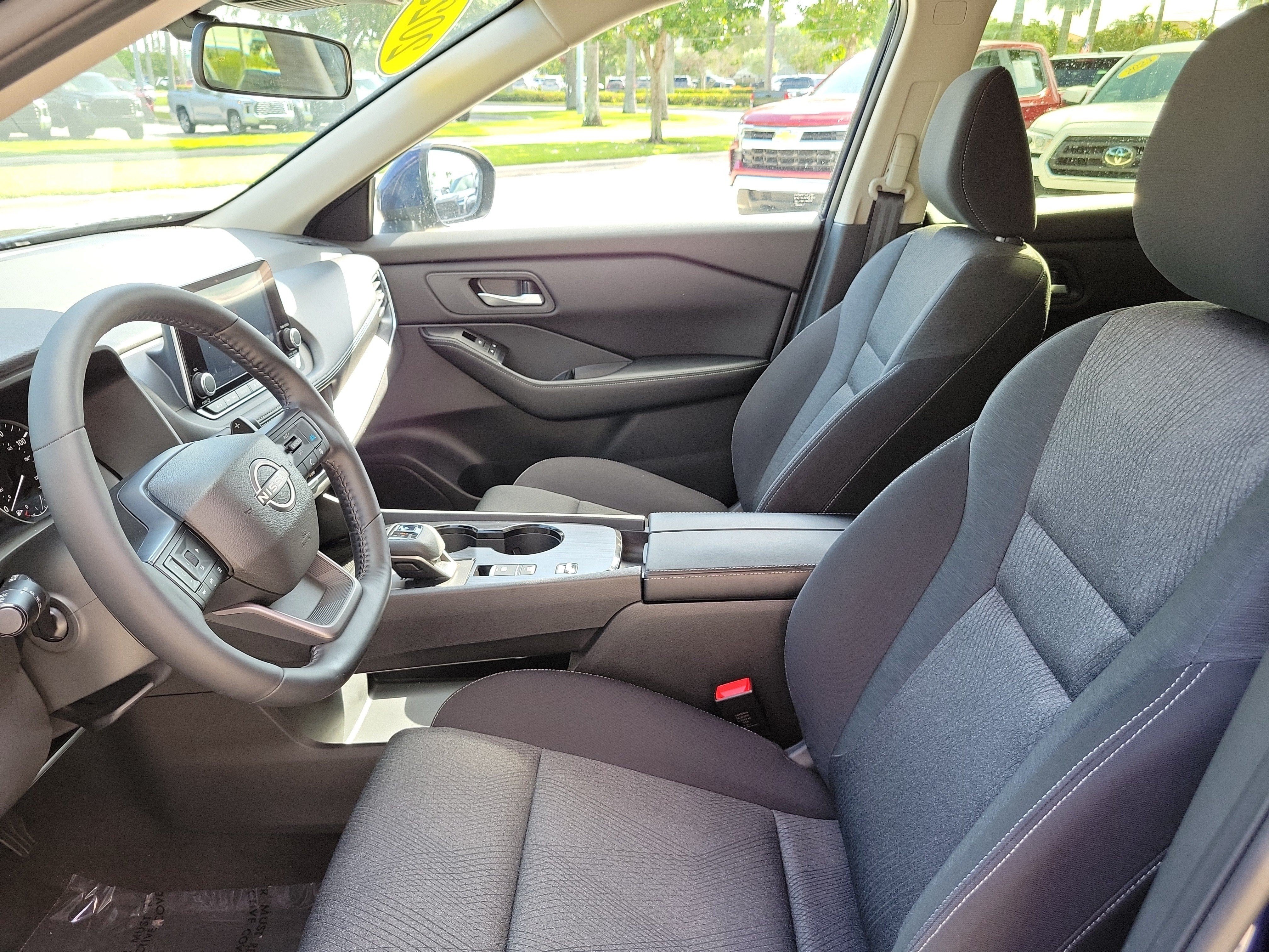 Used 2025 Deep Ocean Blue Pearl Nissan SV image 24