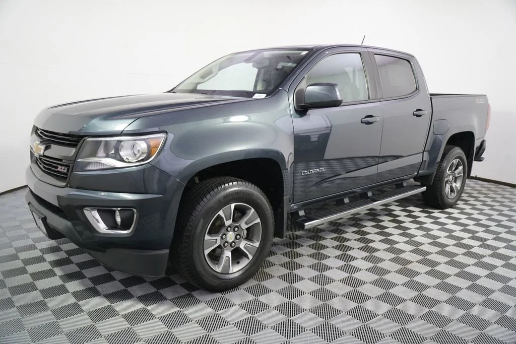 Used 2019 Chevrolet Colorado Z71 with VIN 1GCGTDEN9K1122452 for sale in Minneapolis, Minnesota