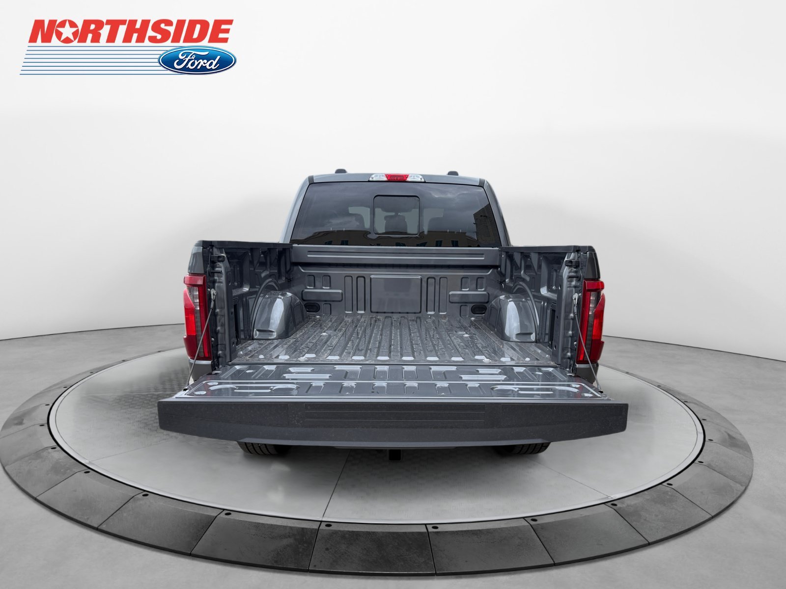 New 2026 Carbonized Gray Metallic Ford XLT image 19