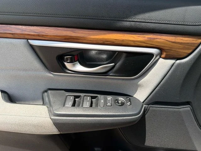 Used 2017  Honda EX image 21