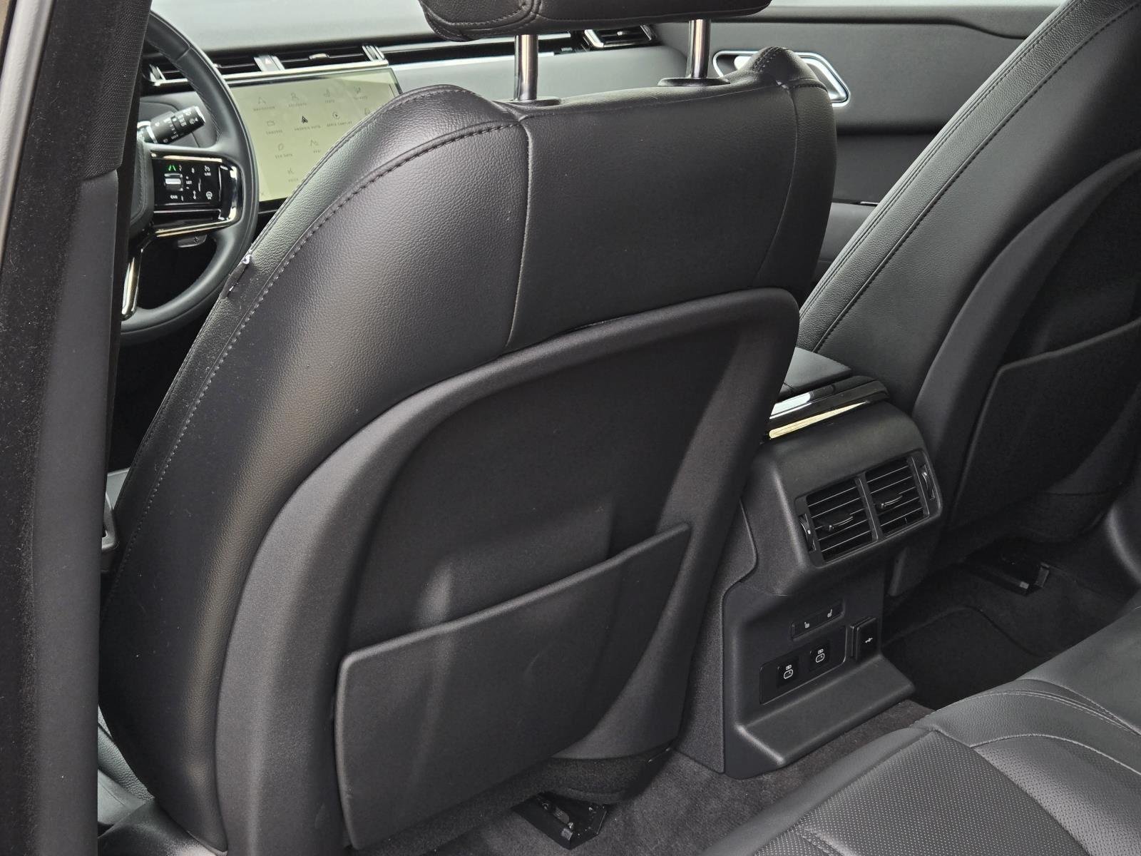 Used 2025 Santorini Black Metallic Land Rover Dynamic SE image 33