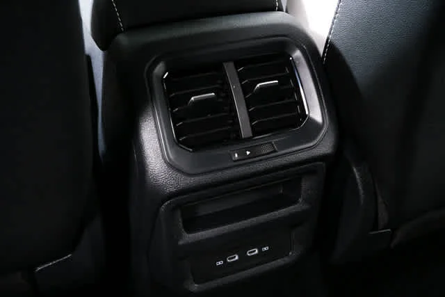 New 2026 Deep Black Pearl Volkswagen SE image 19