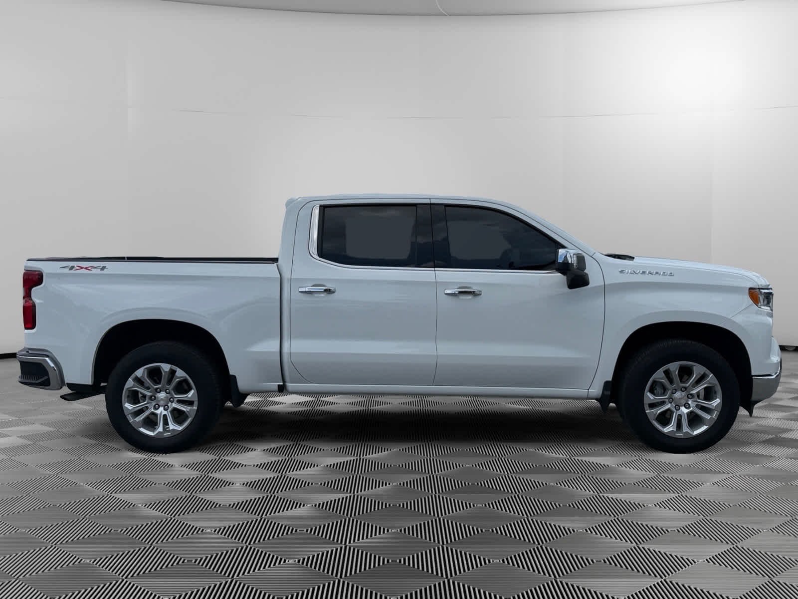 Used 2025 Summit White Chevrolet LTZ image 6