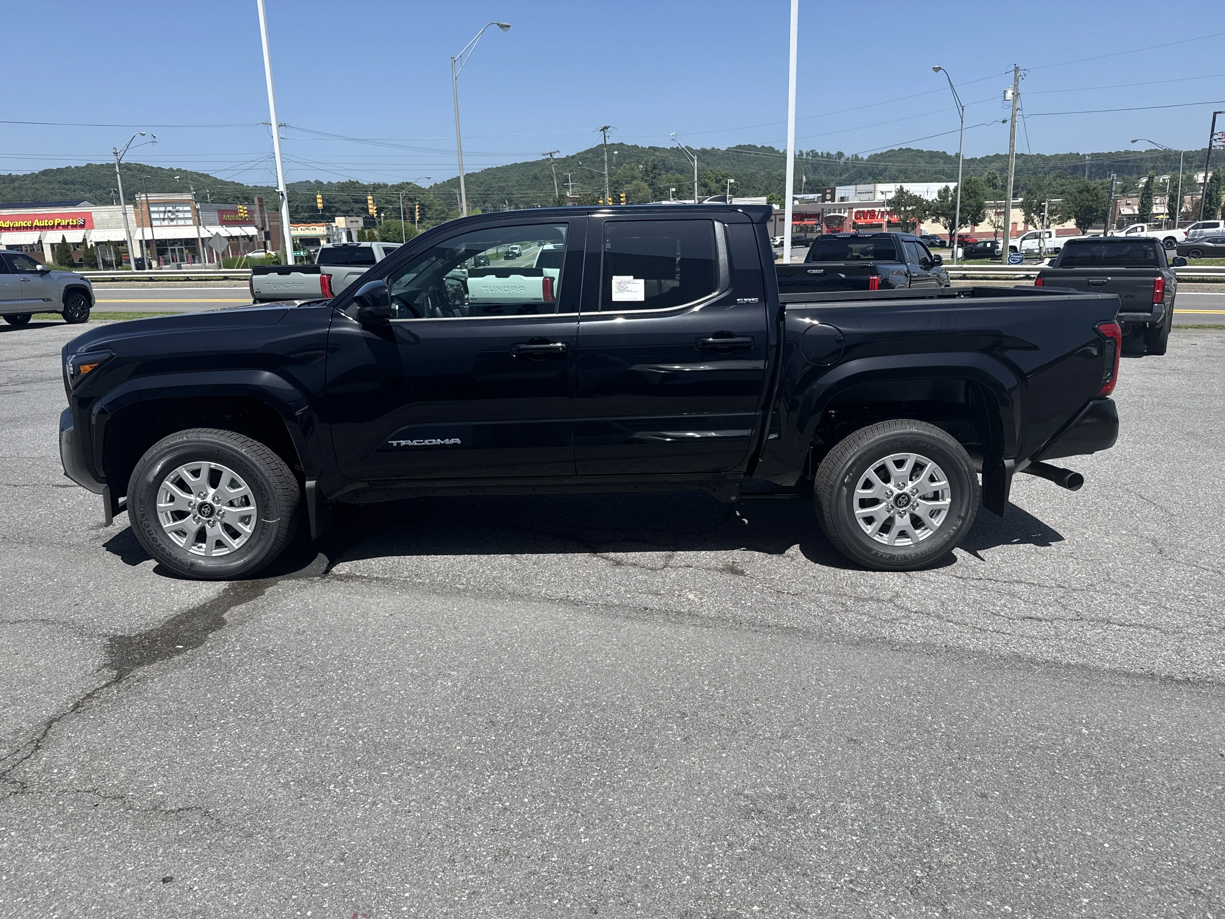 2026 Toyota Tacoma SR5 - Photo 6