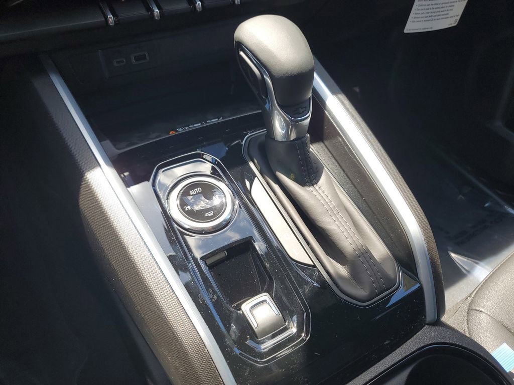 New 2026 Summit White Chevrolet LT image 26