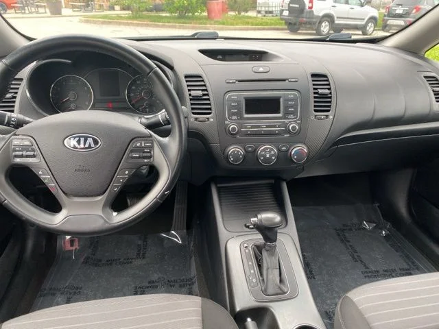 Used 2015 Red Kia EX image 7