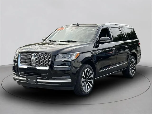 Used 2022 Infinite Black Metallic Clearcoat Lincoln Reserve L image 4