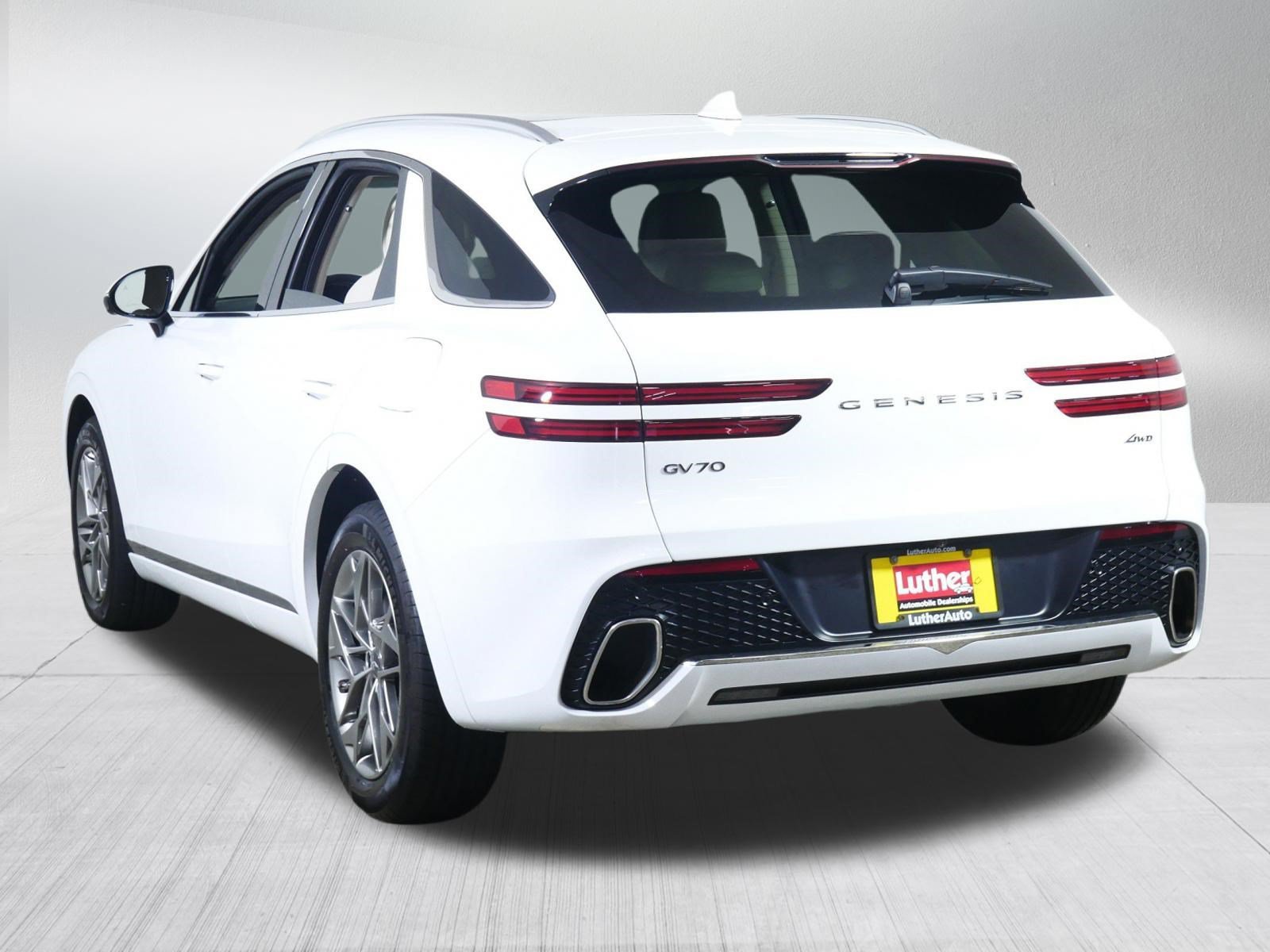 Certified Used 2025 Alta White Genesis 2.5T image 5