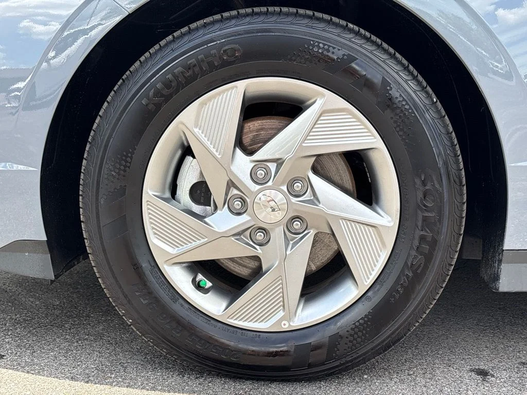 New 2026 Blue Hyundai SE image 9