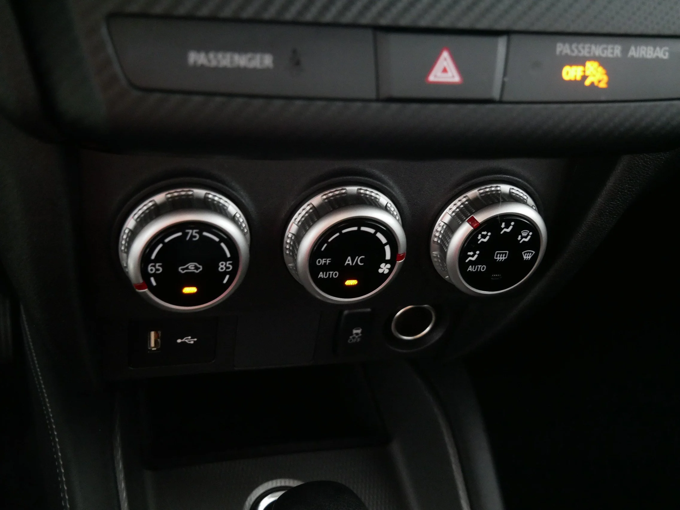 Used 2025 Mercury Gray Metallic Mitsubishi ES image 23