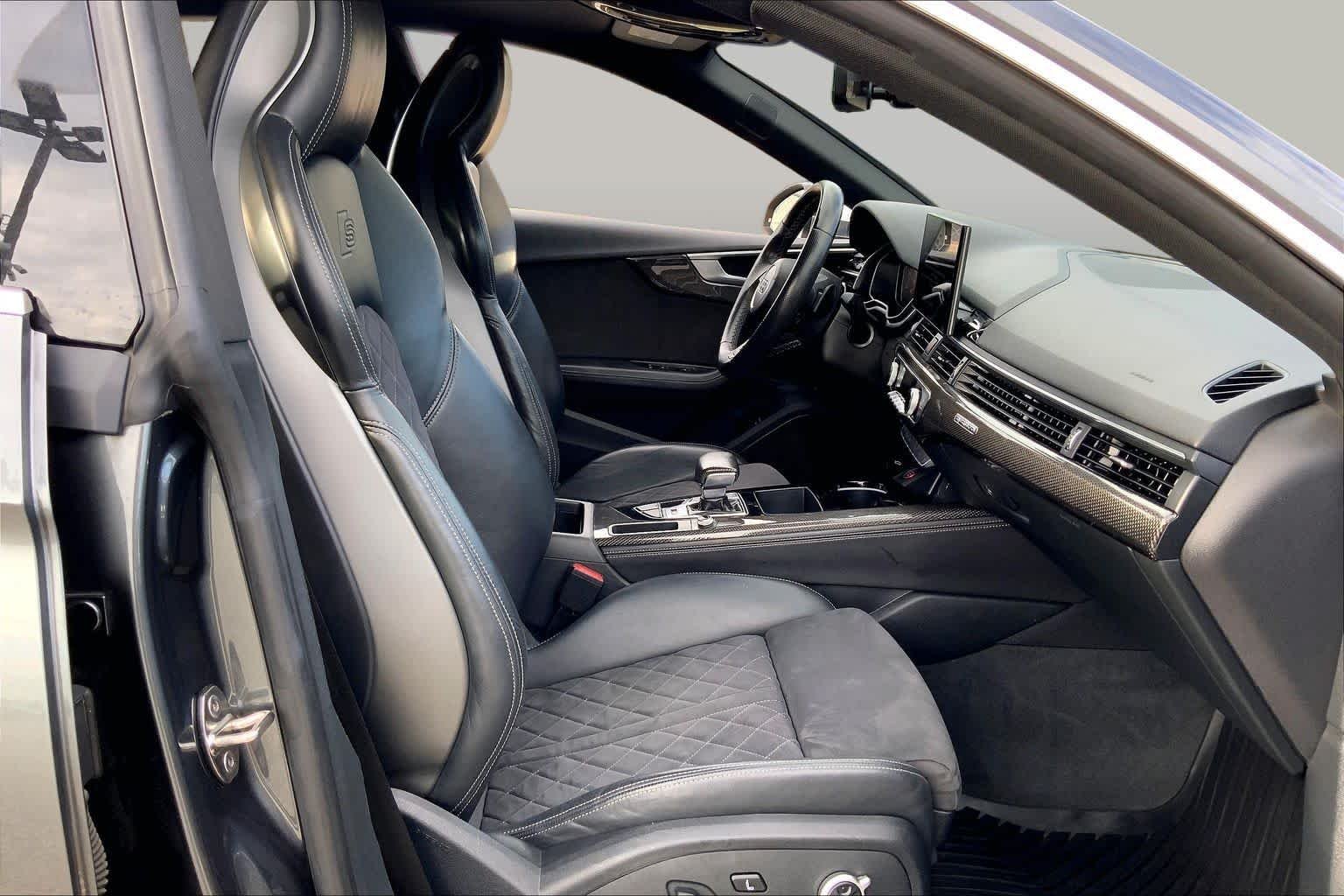 Used 2022 Daytona Gray Pearl Effect Audi Premium Plus image 9