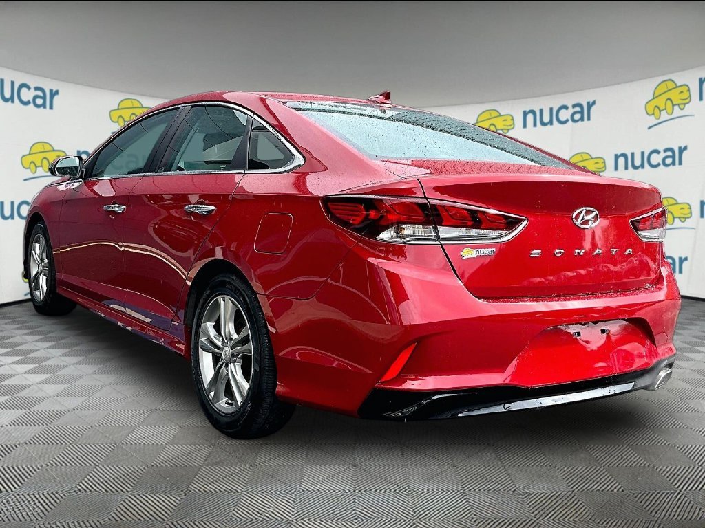 Used 2018 Red Hyundai SEL image 4