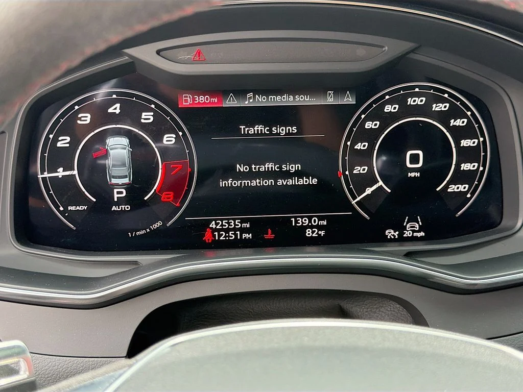 Used 2022  Audi 4.0T image 12