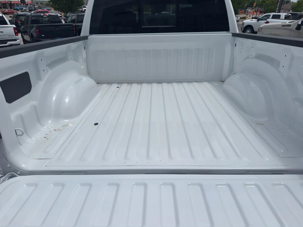 New 2026 Bright White Clear-Coat Exterior Paint RAM Big Horn image 16