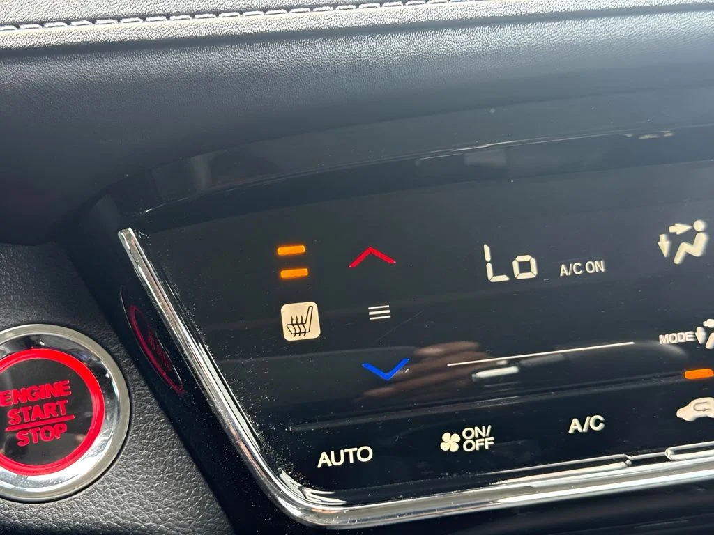 Used 2019  Honda EX image 12
