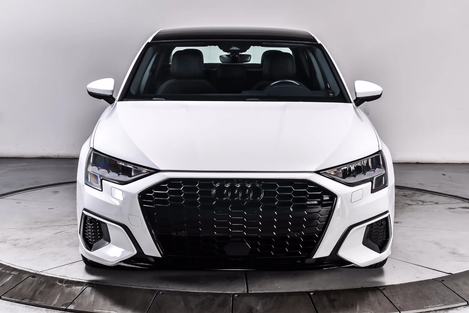 Used 2022 Ibis White Audi  image 2