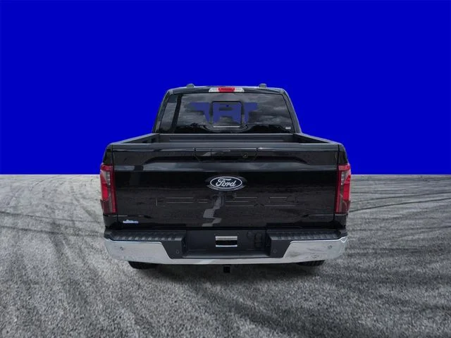 New 2026 Agate Black Metallic Ford XLT image 5