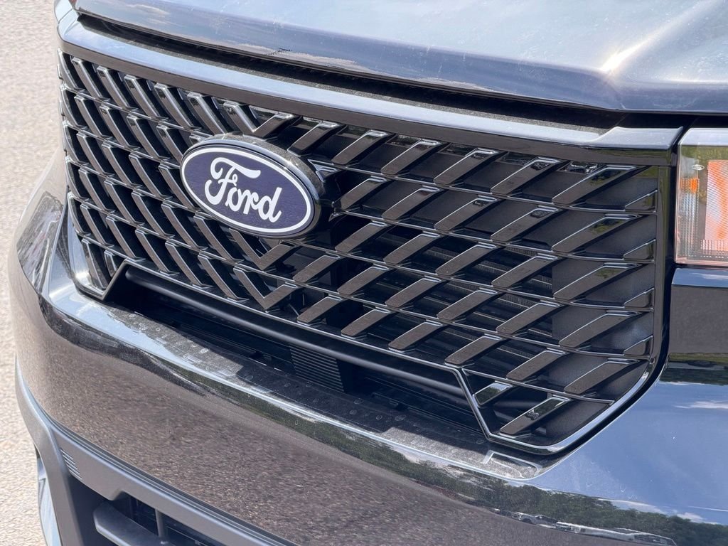 New 2026 Shadow Black Ford XLT image 21