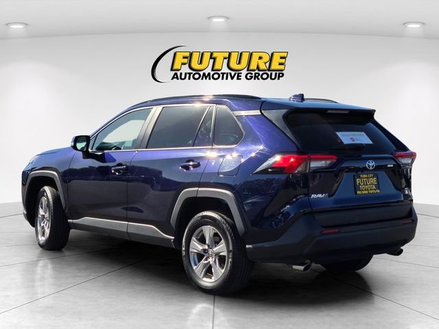 Used 2025  Toyota XLE image 6