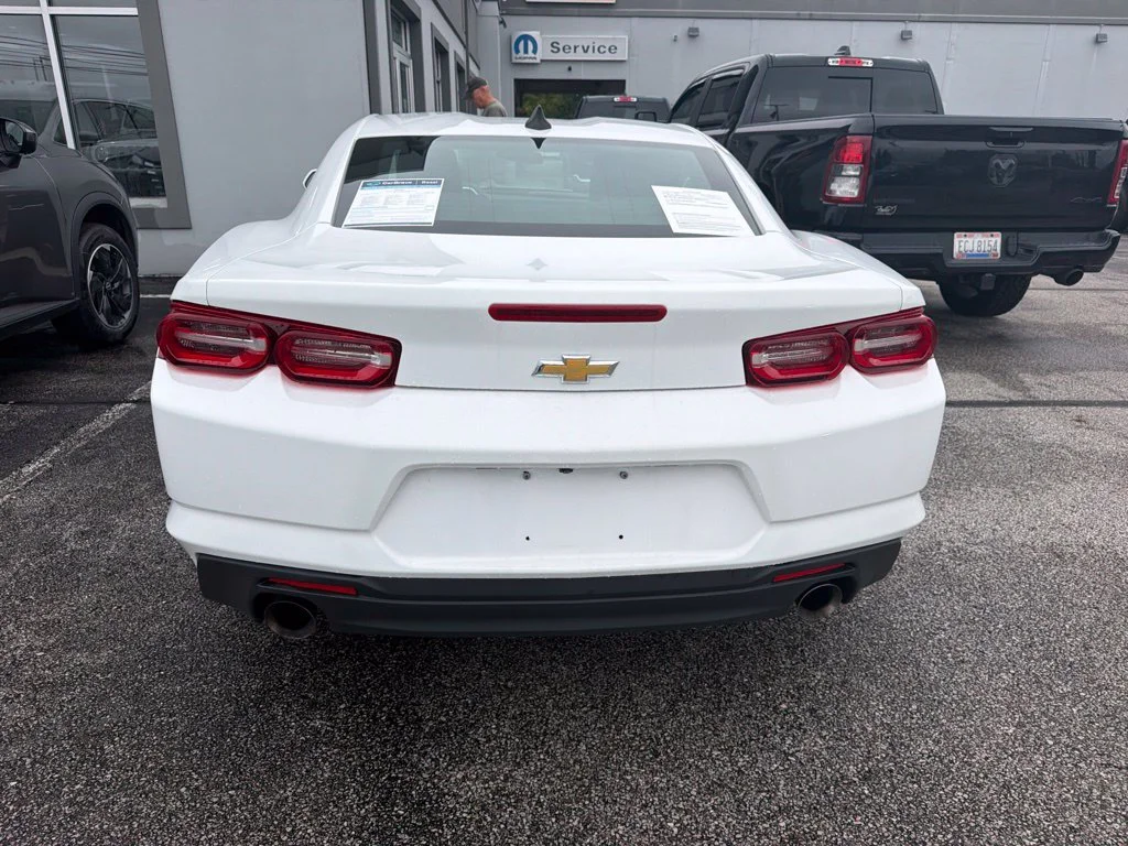 Used 2019 White Chevrolet 1LT image 3