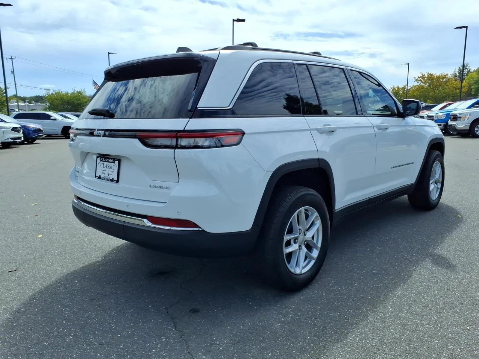 Used 2024 Bright White Clearcoat Jeep Laredo X image 2