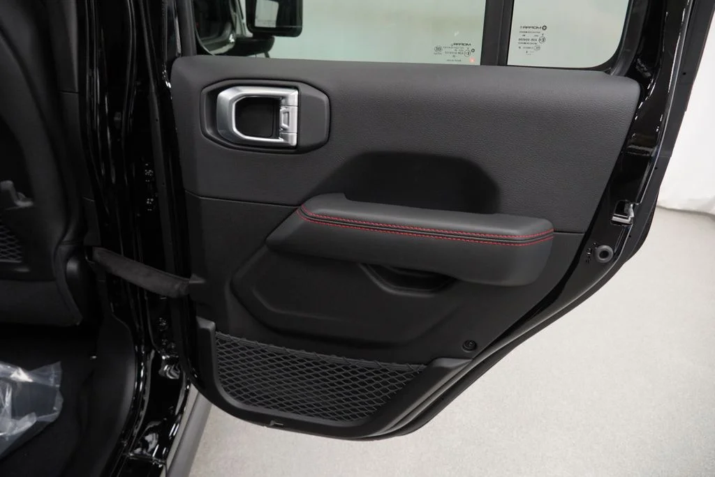 New 2026 Black Clear-Coat Exterior Paint Jeep Rubicon image 32