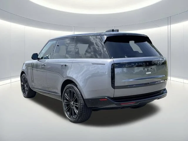 Used 2023 Eiger Gray Metallic Land Rover SE image 4