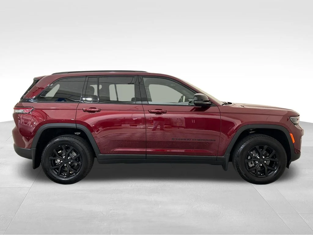 Certified Used 2025 Red Jeep Altitude image 6
