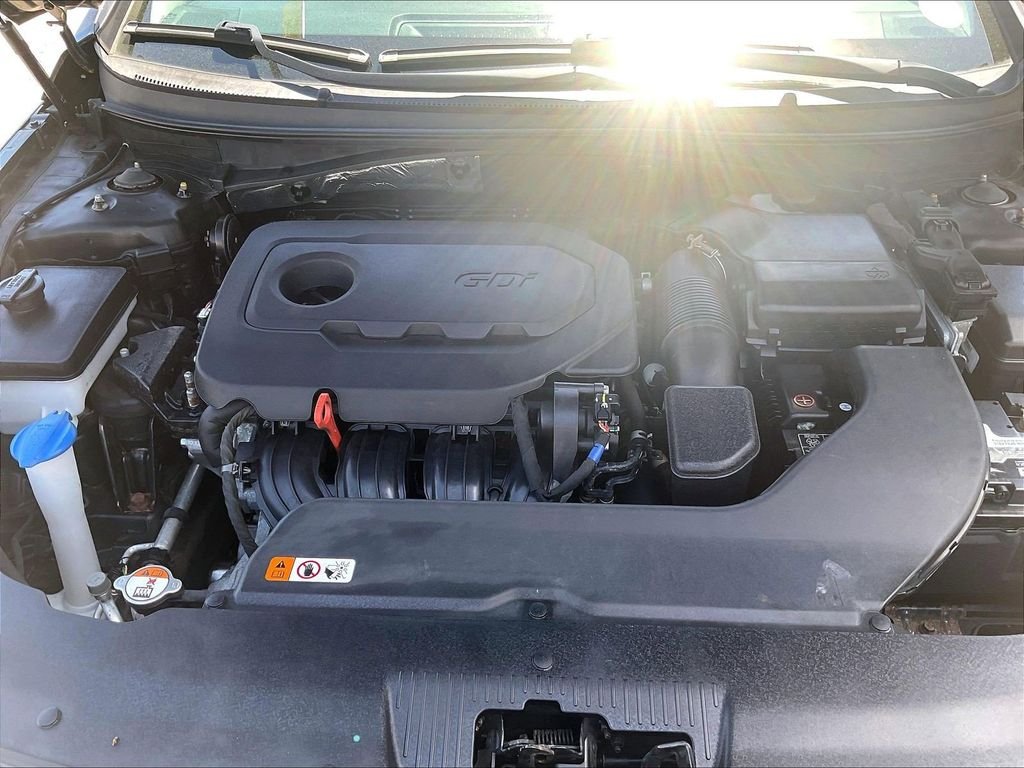 Used 2017 Black Hyundai SE image 34