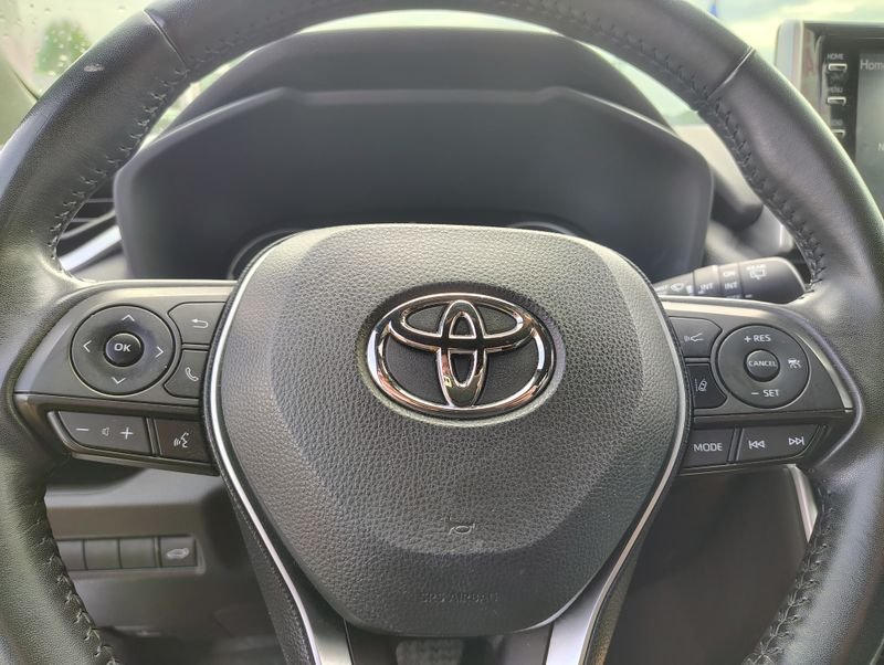 Used 2019 Silver Toyota XSE image 13