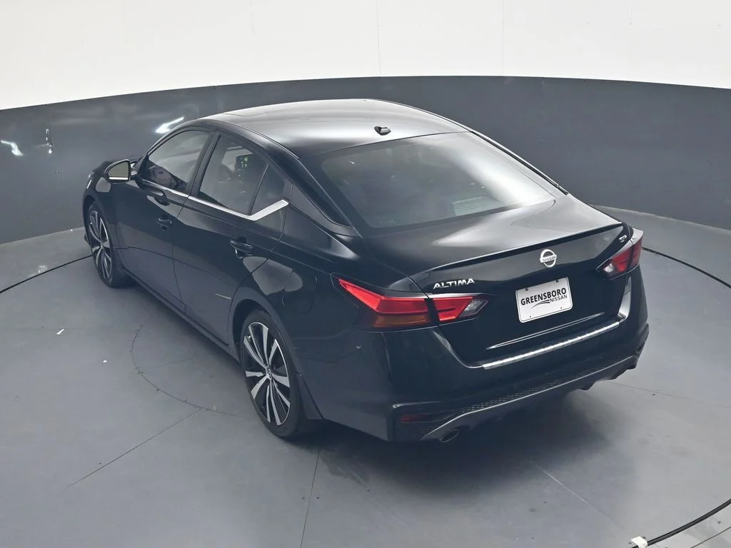 Used 2021 Black Nissan 2.5 SR image 39