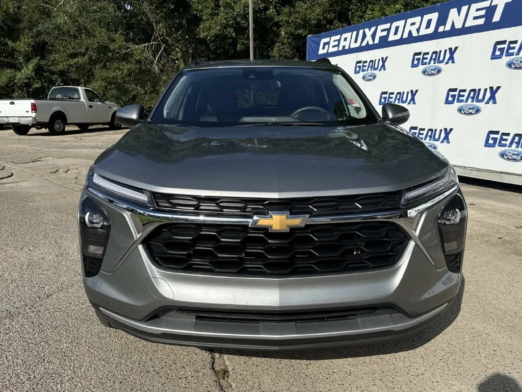 Used 2025 Gray Chevrolet LT image 5