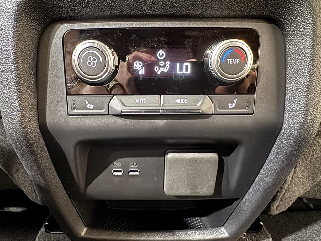 2027 GMC Acadia Denali Ultimate - Photo 13