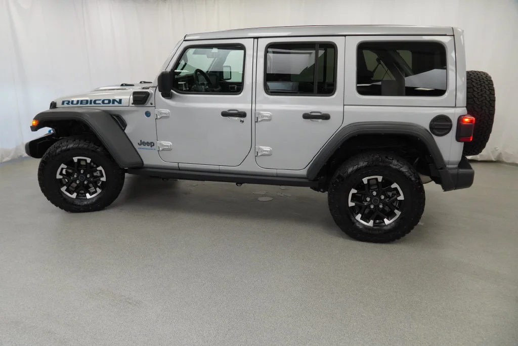 Used 2024 Silver Jeep Rubicon 4xe image 18
