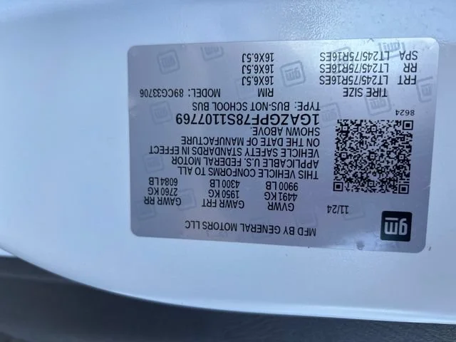 Used 2025 Summit White Chevrolet 1LT image 31