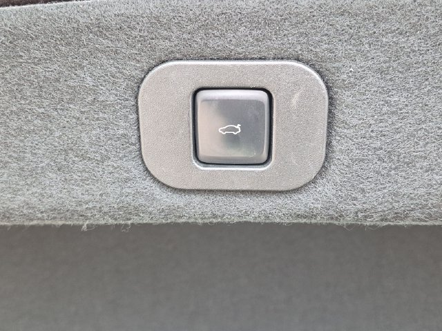 Used 2019 Red Lincoln Reserve image 28